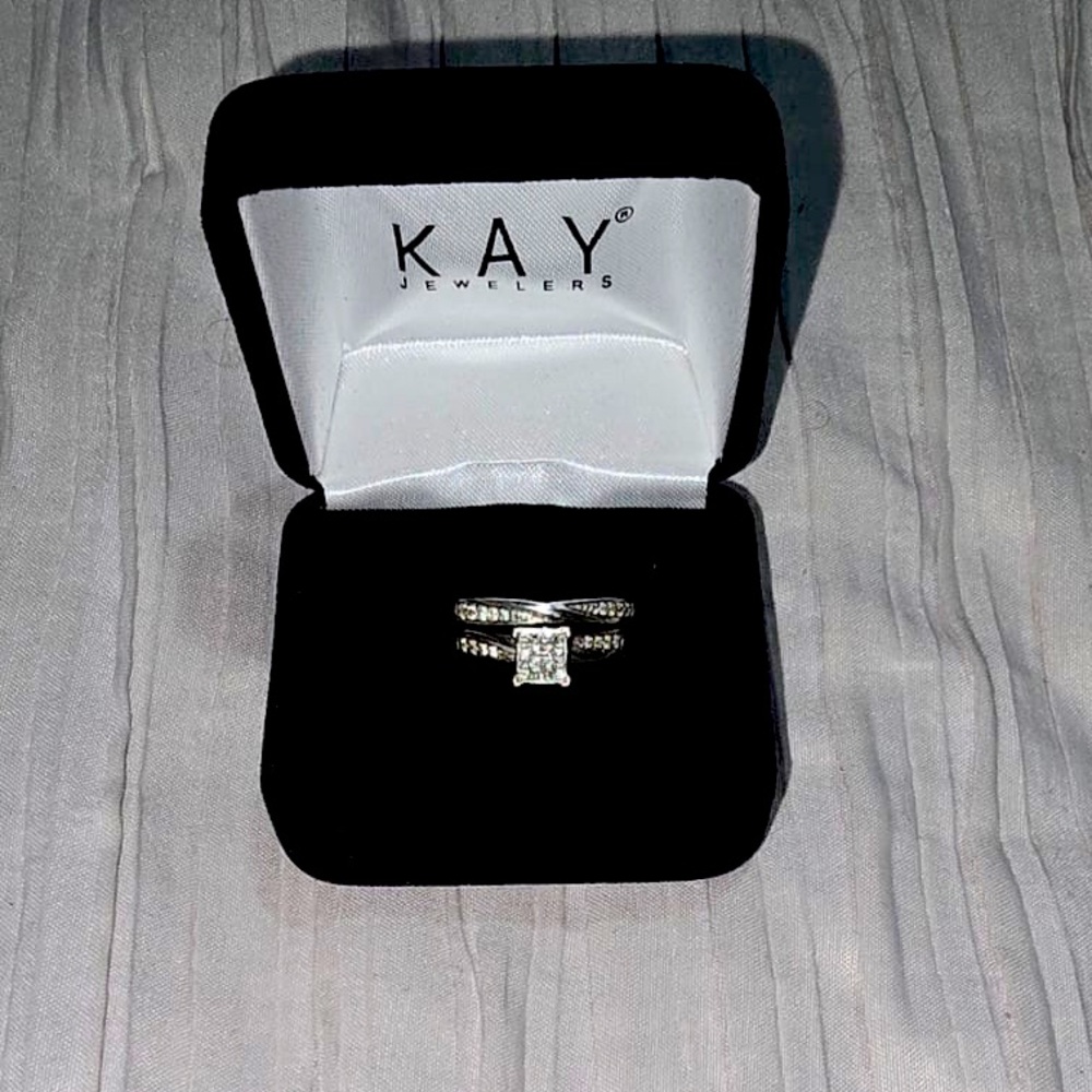 Kay’s 10WG bridal set. Size 7. Ring set have life time inspection/cleaning.